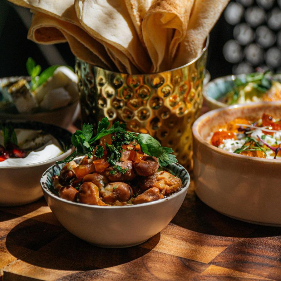 Somerset West Bay Доха Екстер'єр фото A bowl of hummus