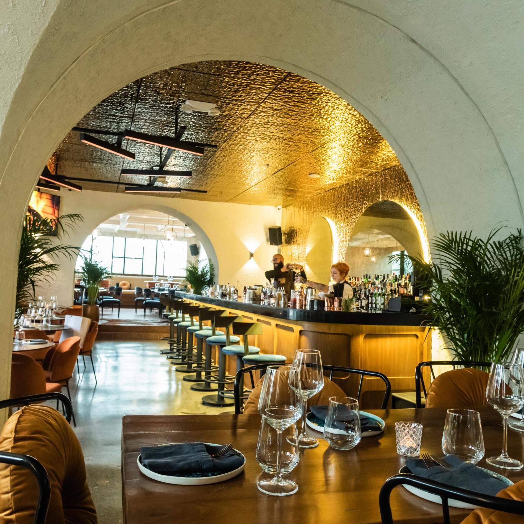 Somerset West Bay Доха Екстер'єр фото The interior of the restaurant
